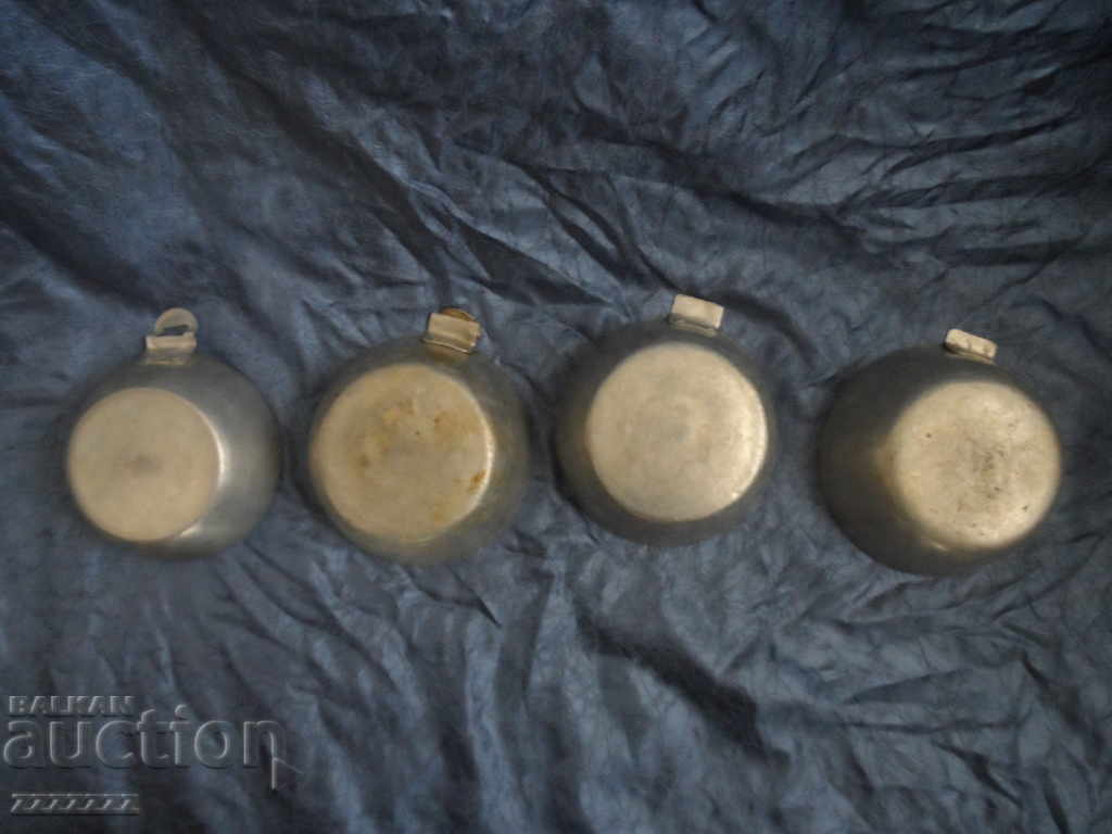 Auction old aluminum bowls Auction old aluminum bowls