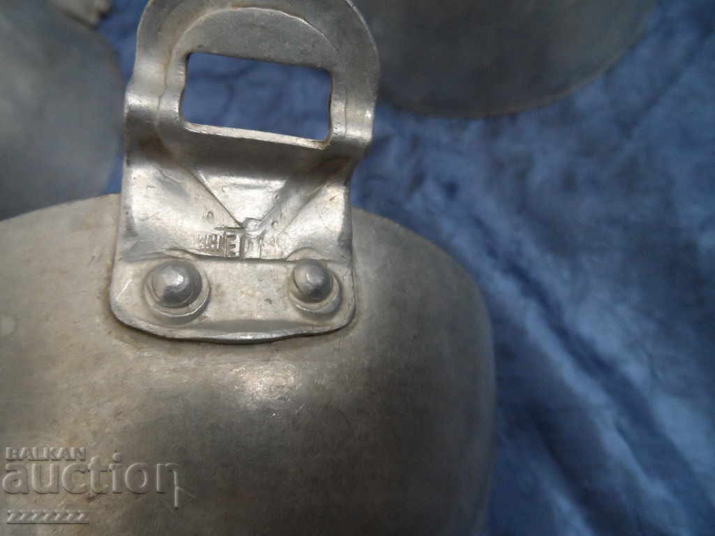 old aluminum bowls - 6 old aluminum bowls - 6