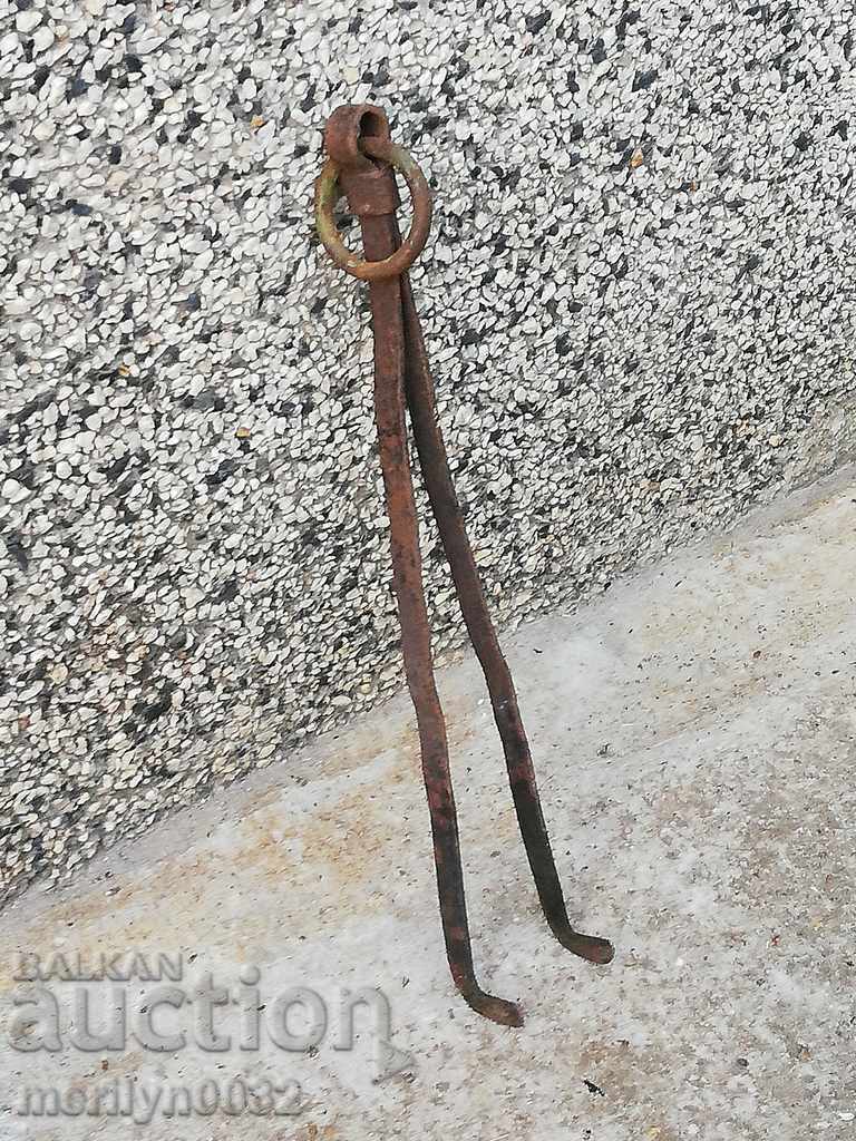 Παλιό ντιλάφι, λαβίδα, σφυρήλατο σίδερο για φούρνο
