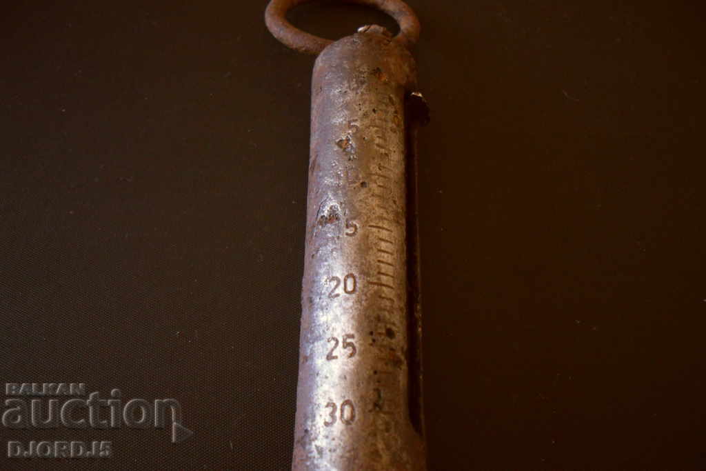 Auction Old manual scales up to 30 kg Auction Old manual scales up to 30 kg