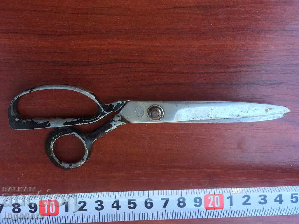 Delivery of OLD SCISSORS Delivery of OLD SCISSORS