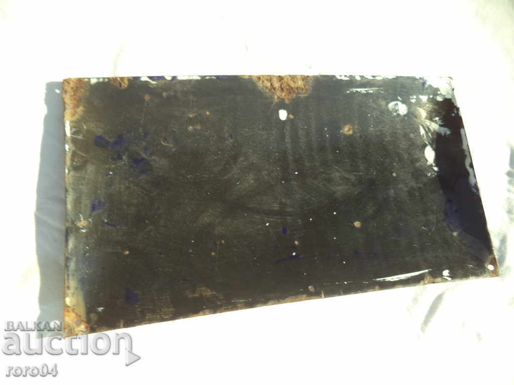 OLD ENAMELED SOC. TABLE - STREET 714 - 5 OLD ENAMELED SOC. TABLE - STREET 714 - 5