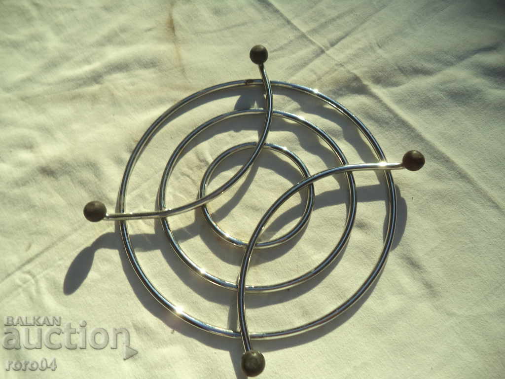 Аукцион СТАРА МЕТАЛНА ПОДЛОЖКА / СКАРА ЗА СЪДОВЕ Аукцион СТАРА МЕТАЛНА ПОДЛОЖКА / СКАРА ЗА СЪДОВЕ