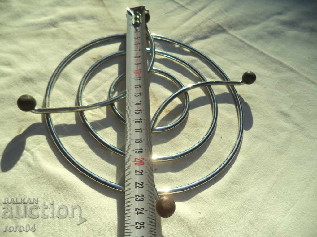 СТАРА МЕТАЛНА ПОДЛОЖКА / СКАРА ЗА СЪДОВЕ - 6 СТАРА МЕТАЛНА ПОДЛОЖКА / СКАРА ЗА СЪДОВЕ - 6