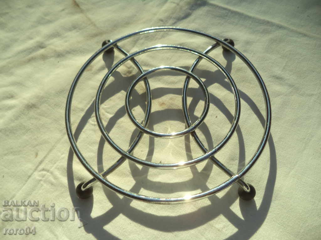 СТАРА МЕТАЛНА ПОДЛОЖКА / СКАРА ЗА СЪДОВЕ - 7 СТАРА МЕТАЛНА ПОДЛОЖКА / СКАРА ЗА СЪДОВЕ - 7