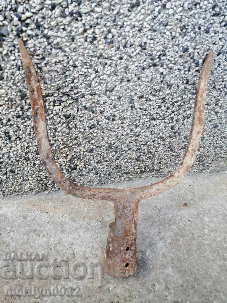 Vechi forjat cu două grinzi, furcă, fier forjat cu preț € 38.99 | 76.26 BGN