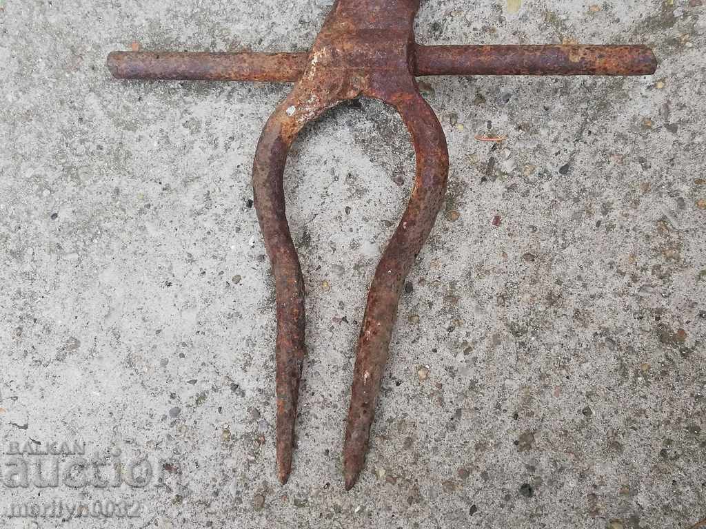 Vechi forjate dvuzabets, vila, fier forjat - 6