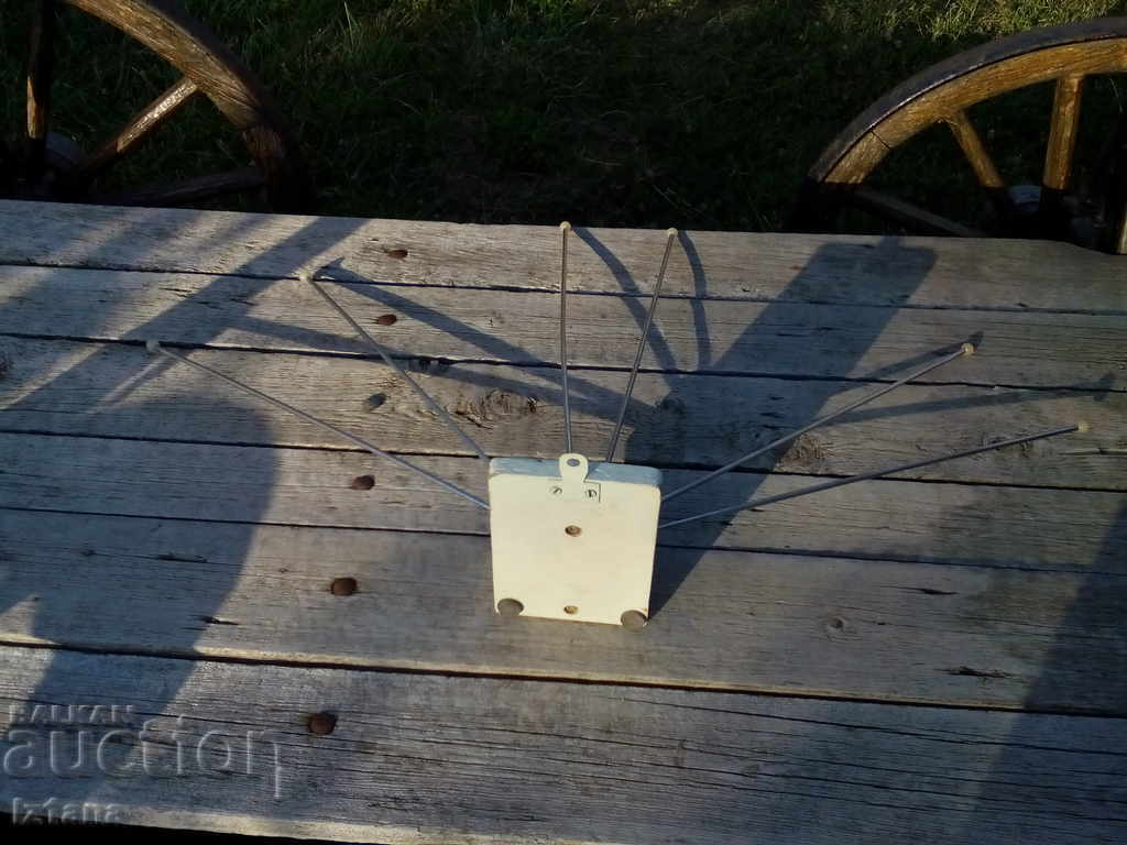 αρχαία κρεμάστρα - 6 αρχαία κρεμάστρα - 6