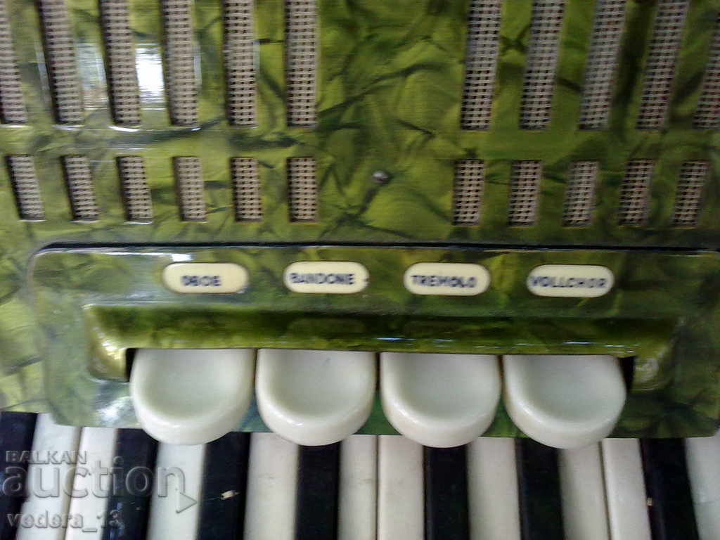 campion mondial -48 bas cu preț 150.00 BGN | € 76.69 campion mondial -48 bas cu preț 150.00 BGN | € 76.69