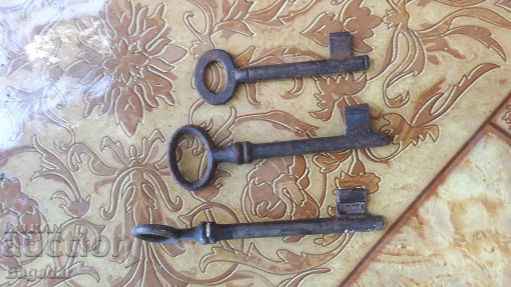 Old keys with price 15.00 BGN | € 7.67 Old keys with price 15.00 BGN | € 7.67
