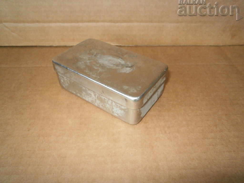 μεταλλικό ιατρικό κουτί με τιμή 10.00 BGN | € 5.11 μεταλλικό ιατρικό κουτί με τιμή 10.00 BGN | € 5.11