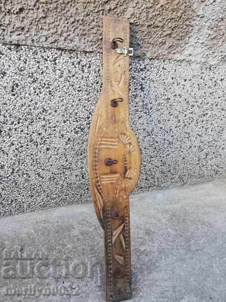Стара закачалка примитив дървения ковано желязо