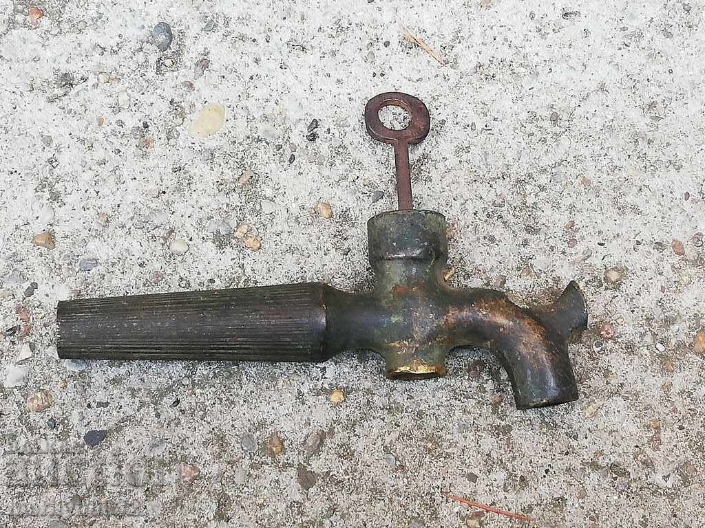 Old bronze faucet, cinnamon faucet with key with price 79.00 BGN | € 40.39 Old bronze faucet, cinnamon faucet with key with price 79.00 BGN | € 40.39