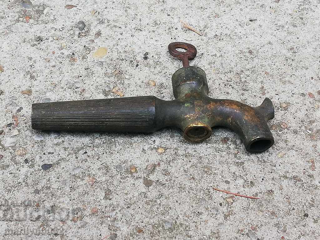 Old bronze faucet, cinnamon faucet with key - 5 Old bronze faucet, cinnamon faucet with key - 5