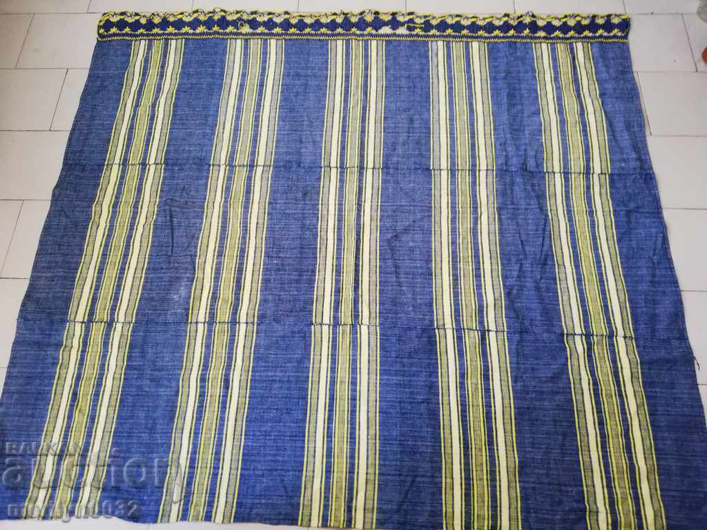 Vintage hand woven bed sheet with lace border with price 159.00 BGN | € 81.30 Vintage hand woven bed sheet with lace border with price 159.00 BGN | € 81.30