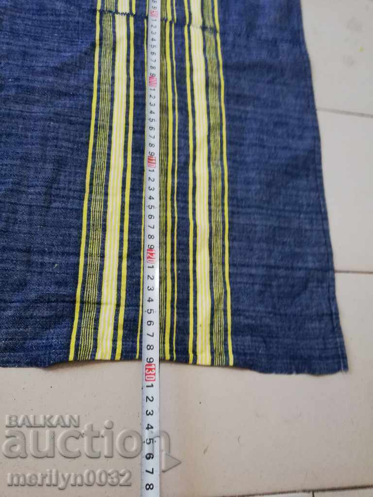 Delivery of Vintage hand woven bed sheet with lace border Delivery of Vintage hand woven bed sheet with lace border