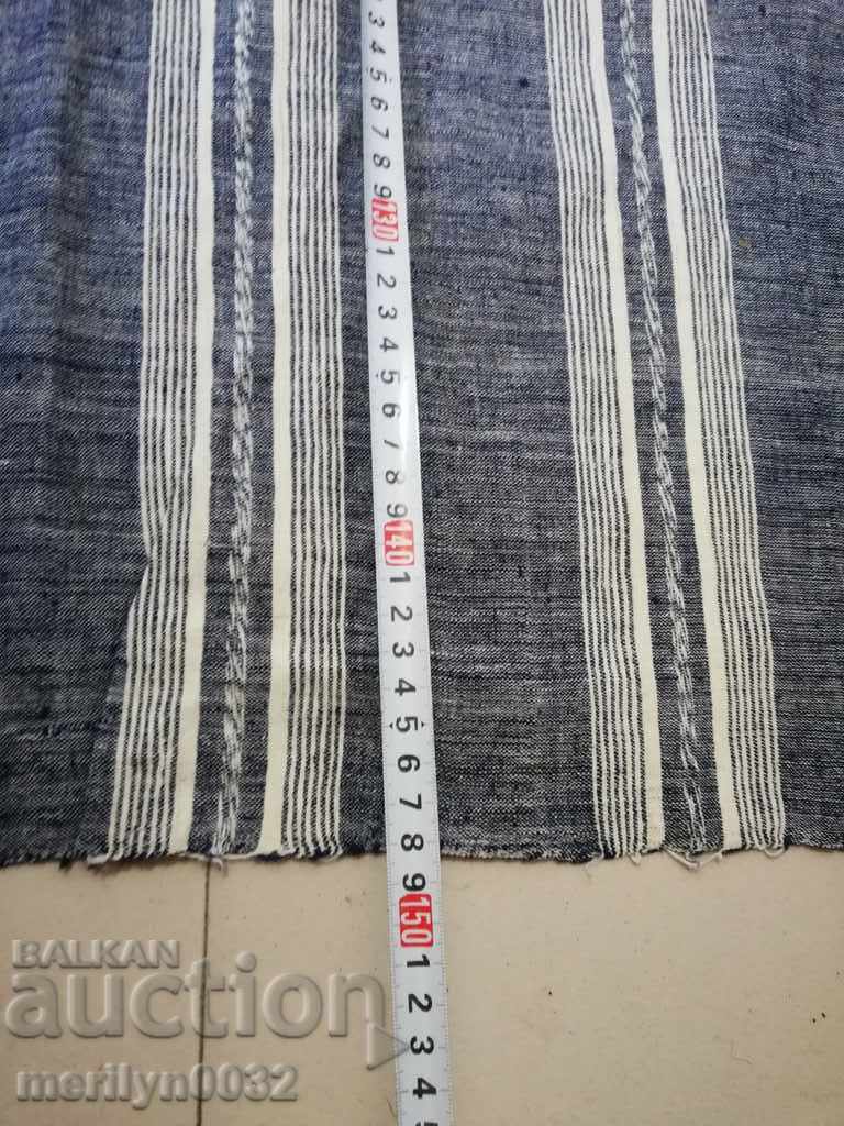 Delivery of Vintage hand woven bed sheet with lace border