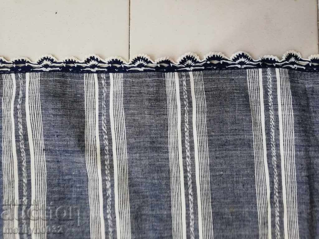Vintage hand woven bed sheet with lace border - 5
