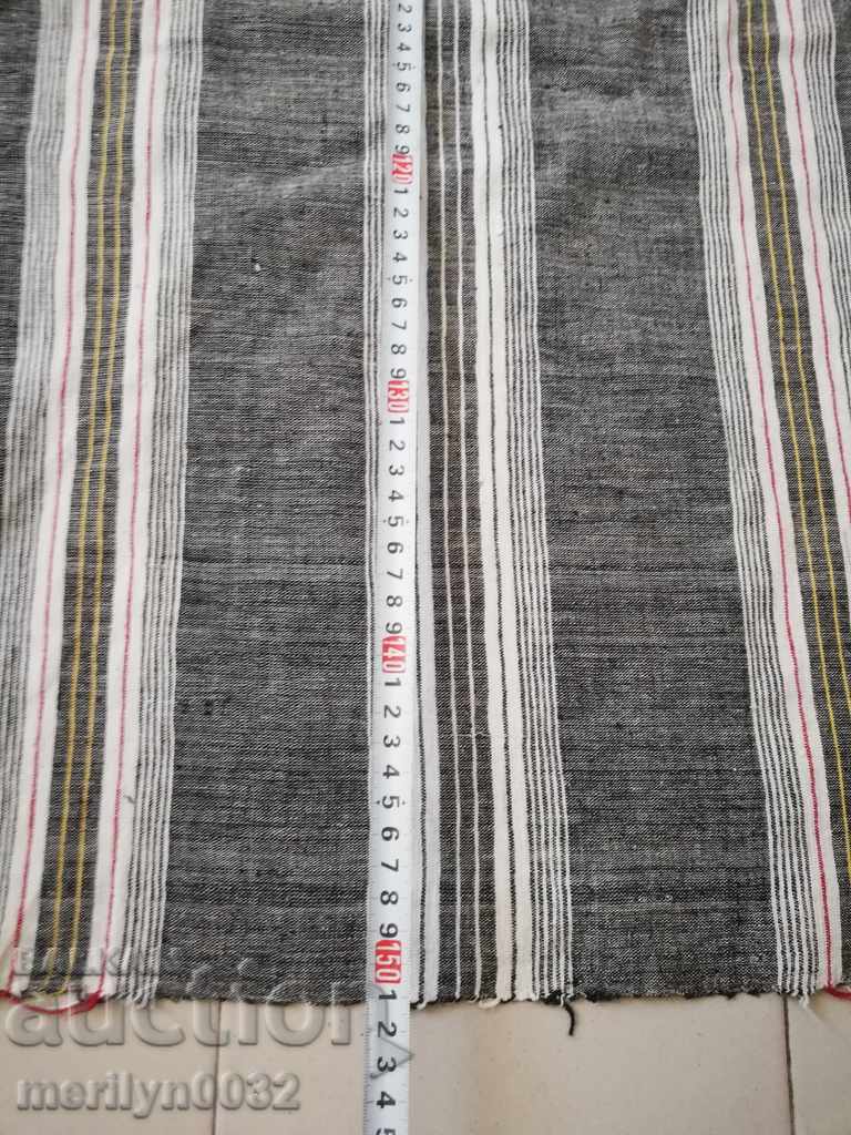 Delivery of Vintage hand woven bed sheet with lace border Delivery of Vintage hand woven bed sheet with lace border
