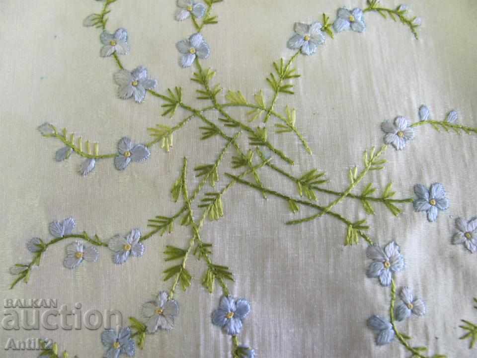 Auction 19th Century Handmade Embroidery Design for Home Slippers Auction 19th Century Handmade Embroidery Design for Home Slippers