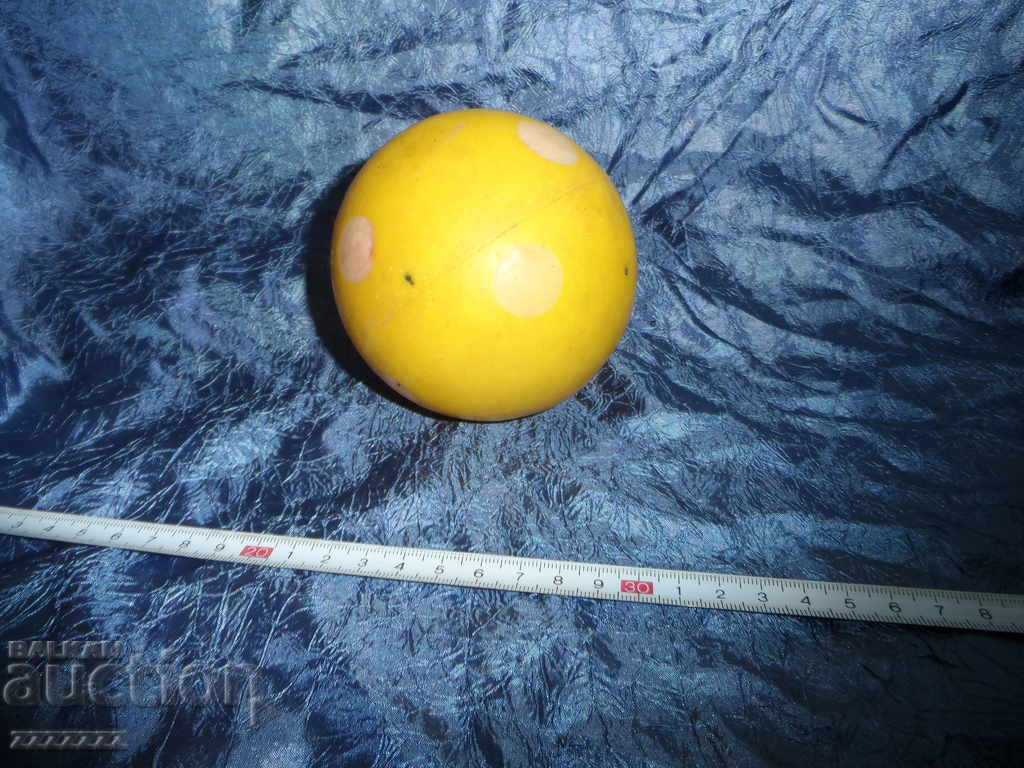 Auction an old children's rubber ball Auction an old children's rubber ball
