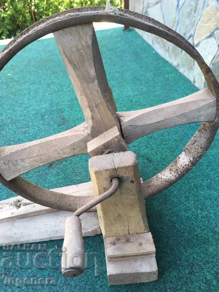 CHECKAR OLD WOOD YARN YARN SPIRITUAL with price 27.00 BGN | € 13.80 CHECKAR OLD WOOD YARN YARN SPIRITUAL with price 27.00 BGN | € 13.80