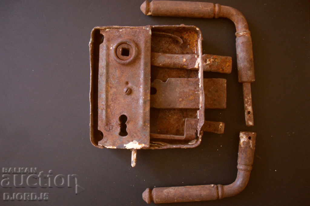Auction Old lock Auction Old lock