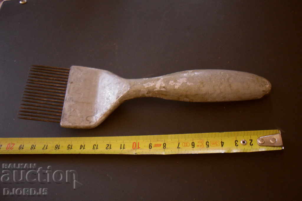 Old beekeeping tool with price 4.00 BGN | € 2.05 Old beekeeping tool with price 4.00 BGN | € 2.05
