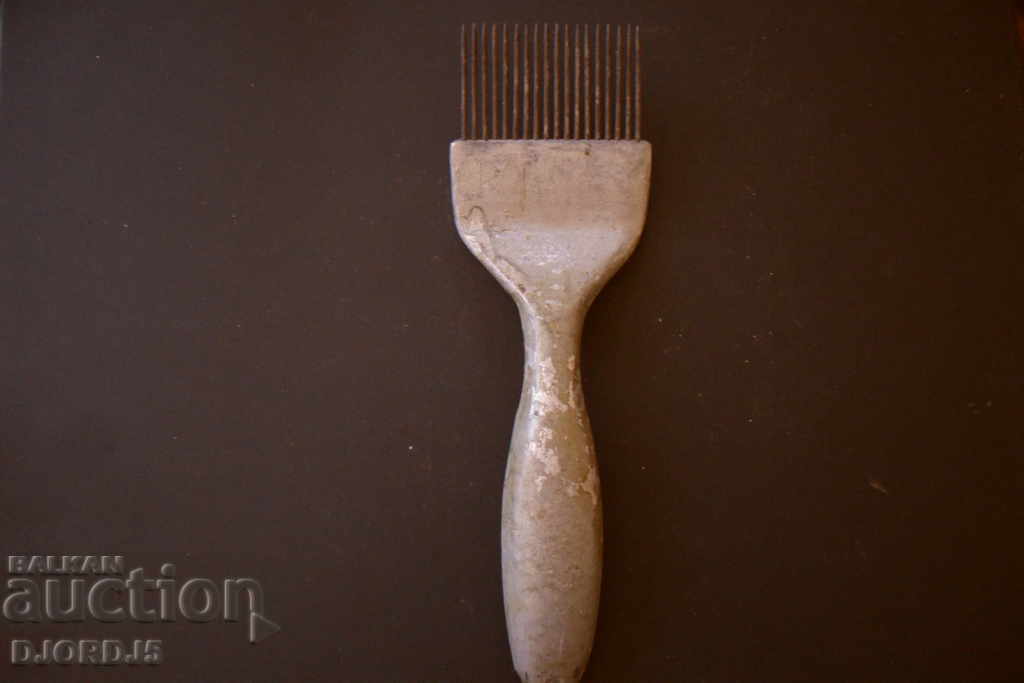 Old beekeeping tool - 6 Old beekeeping tool - 6