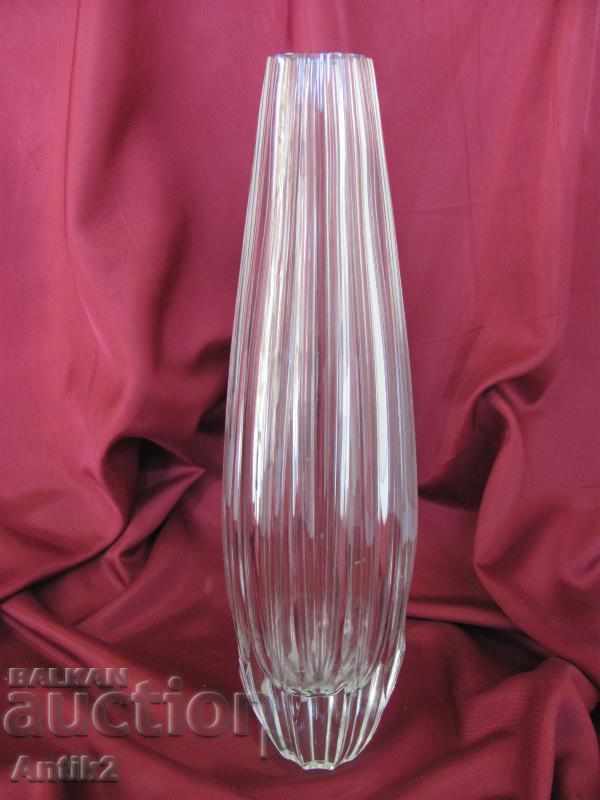 Delivery of 50's Crystal Vase of Czechoslovakia