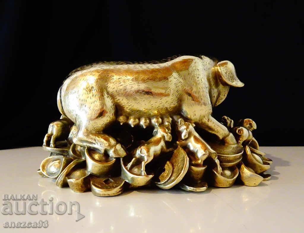 Delivery of Bronze statuette Pig with piglets, gold, feng shui 1.5 kg.