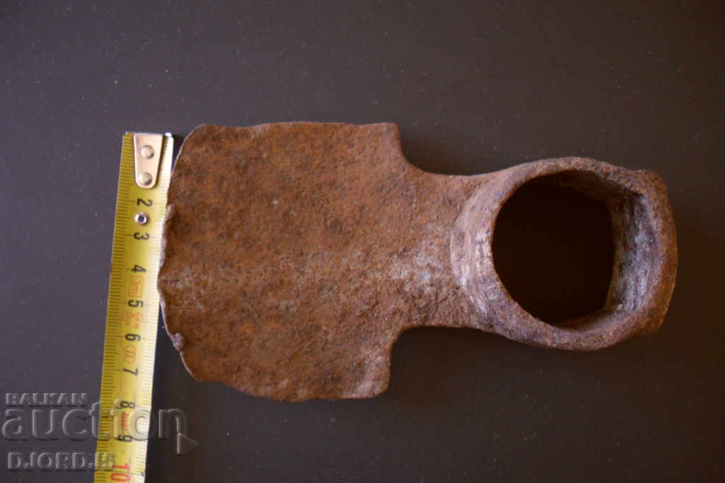 Auction Ancient agricultural implements Auction Ancient agricultural implements