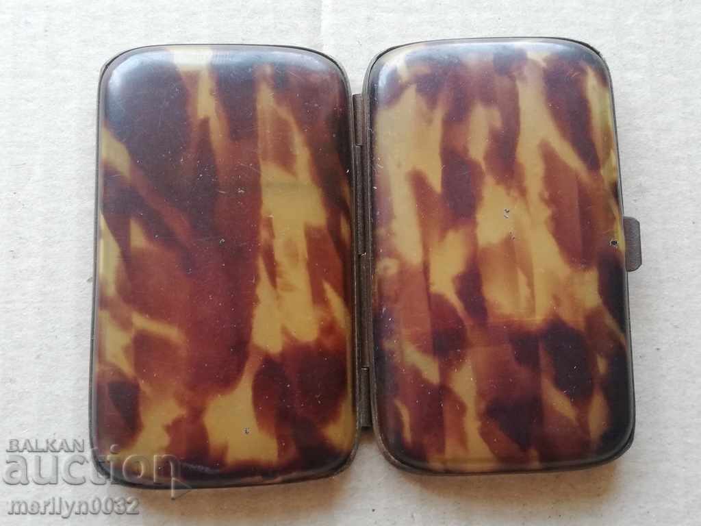 Licitație Snuffbox cu carapace de broasca testoasa, tigara Licitație Snuffbox cu carapace de broasca testoasa, tigara