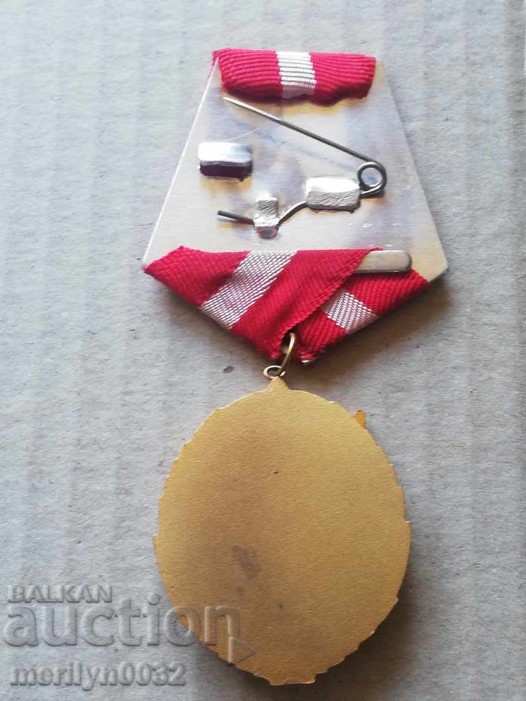 Delivery of Order of the Red Banner of Labor with box Delivery of Order of the Red Banner of Labor with box