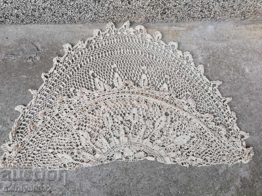 Delivery of Old crochet round table 102 cm mile lace Delivery of Old crochet round table 102 cm mile lace