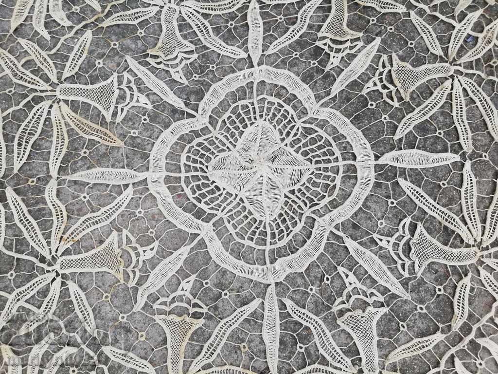 Crochet table 101/101 cm mile lace with price 158.00 BGN | € 80.78 Crochet table 101/101 cm mile lace with price 158.00 BGN | € 80.78