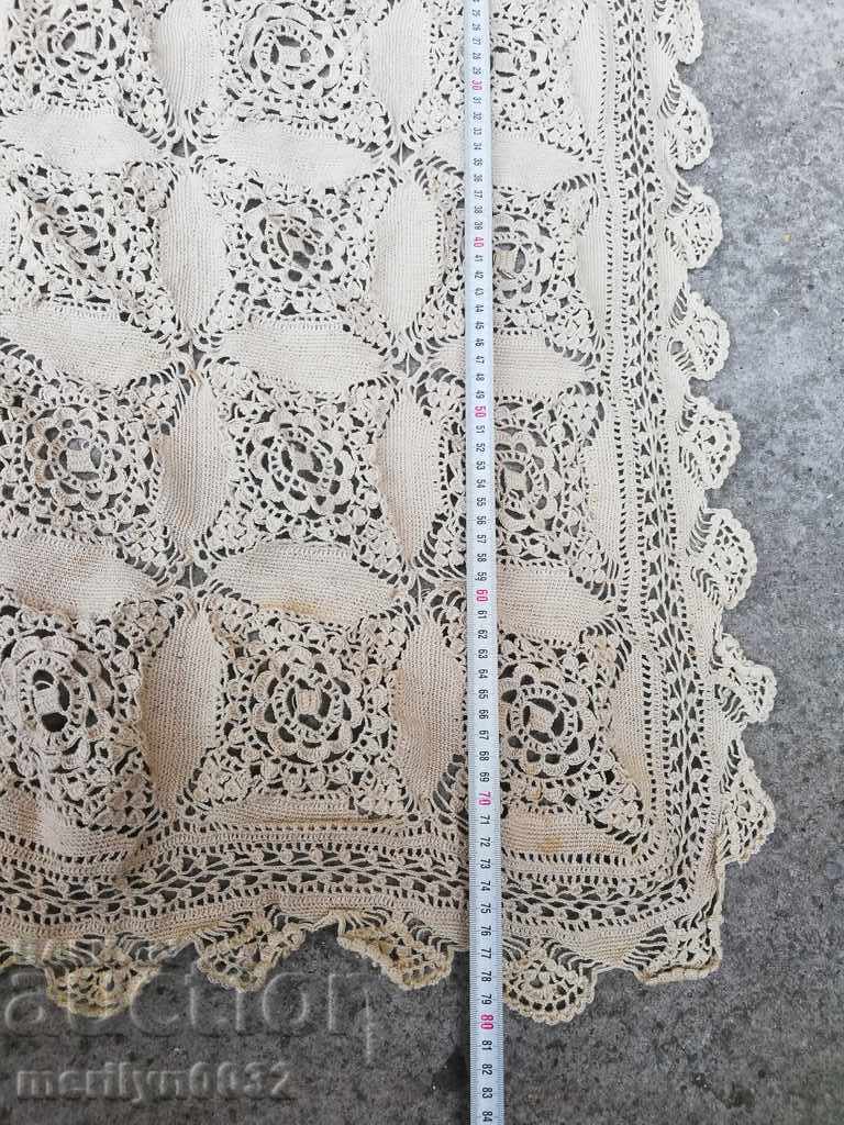 Auction  Crochet table 80/76 cm mile lace