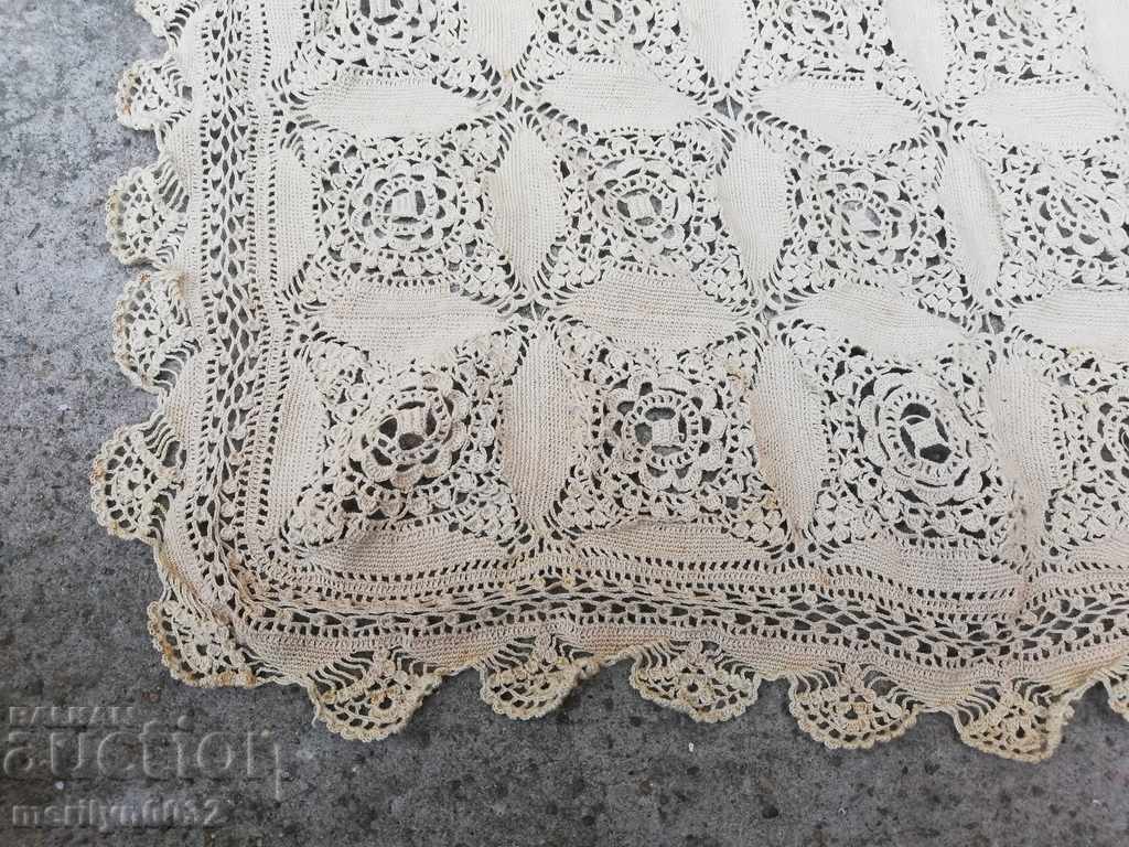 Delivery of Crochet table 80/76 cm mile lace