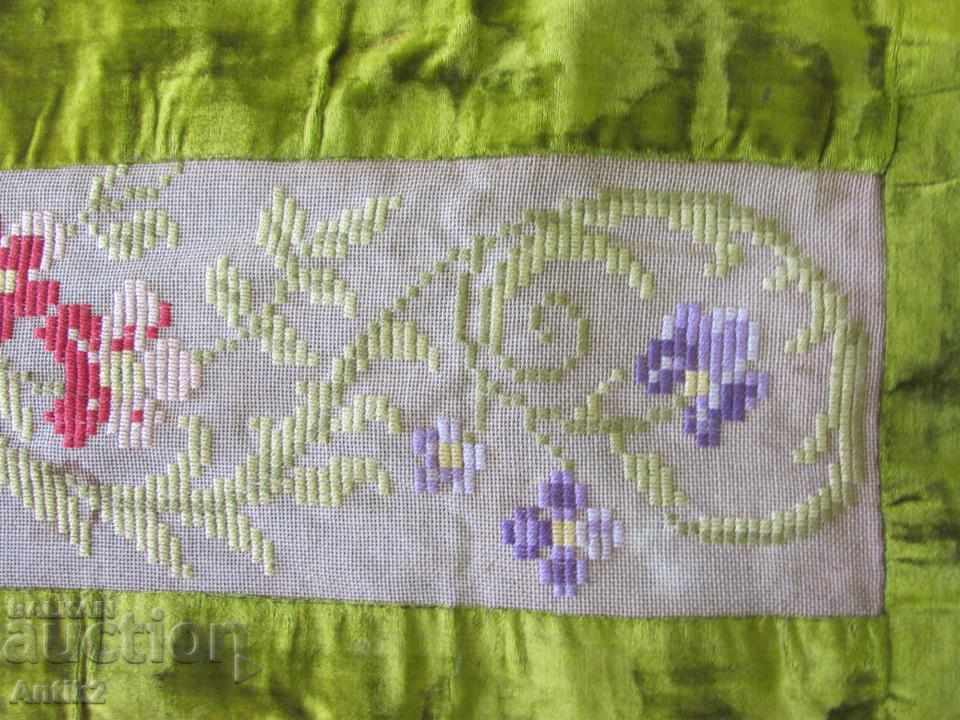 19th century Hand embroidered Quilt, Tablecloth, Tishleifer with price 40.00 BGN | € 20.45