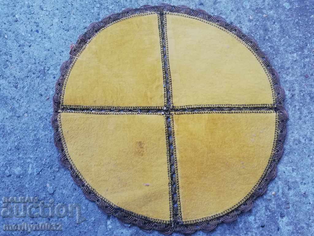 An old embroidered quilt of shingles, a mile of embroidery with price 45.00 BGN | € 23.01 An old embroidered quilt of shingles, a mile of embroidery with price 45.00 BGN | € 23.01