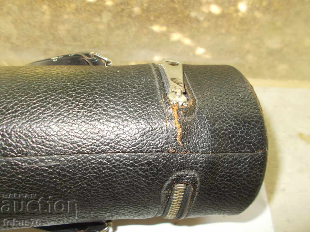 Auction LARGE BRAND PHOTO LENS WITH COVER Auction LARGE BRAND PHOTO LENS WITH COVER