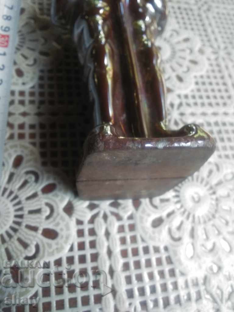 Παράδοση Παλιά φιγούρα τζακιού από χυτοσίδηρο. Γλυπτό ιππότη. Παράδοση Παλιά φιγούρα τζακιού από χυτοσίδηρο. Γλυπτό ιππότη.