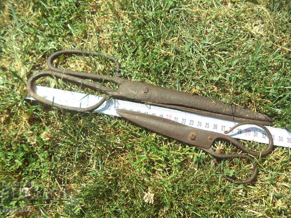 PAIR OF OLD HAND FORGED REVIVAL SCISSORS - 5 PAIR OF OLD HAND FORGED REVIVAL SCISSORS - 5