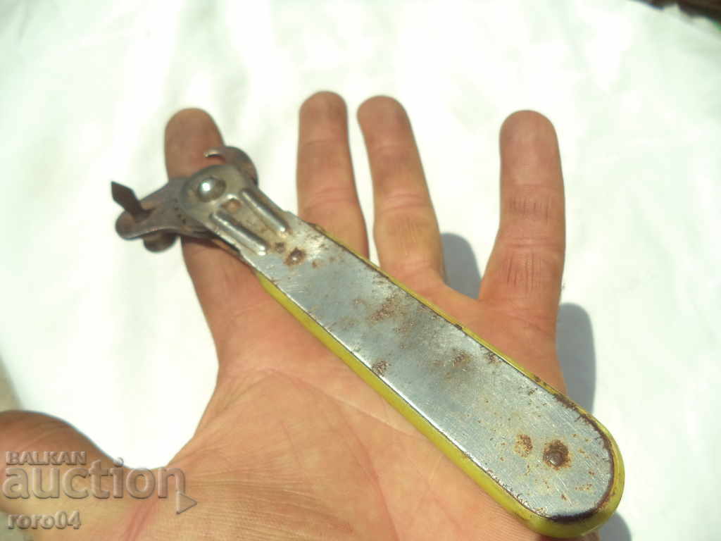 Delivery of OLD CANNER OPENER - RECORD NR. 61 WEB - ACTING Delivery of OLD CANNER OPENER - RECORD NR. 61 WEB - ACTING