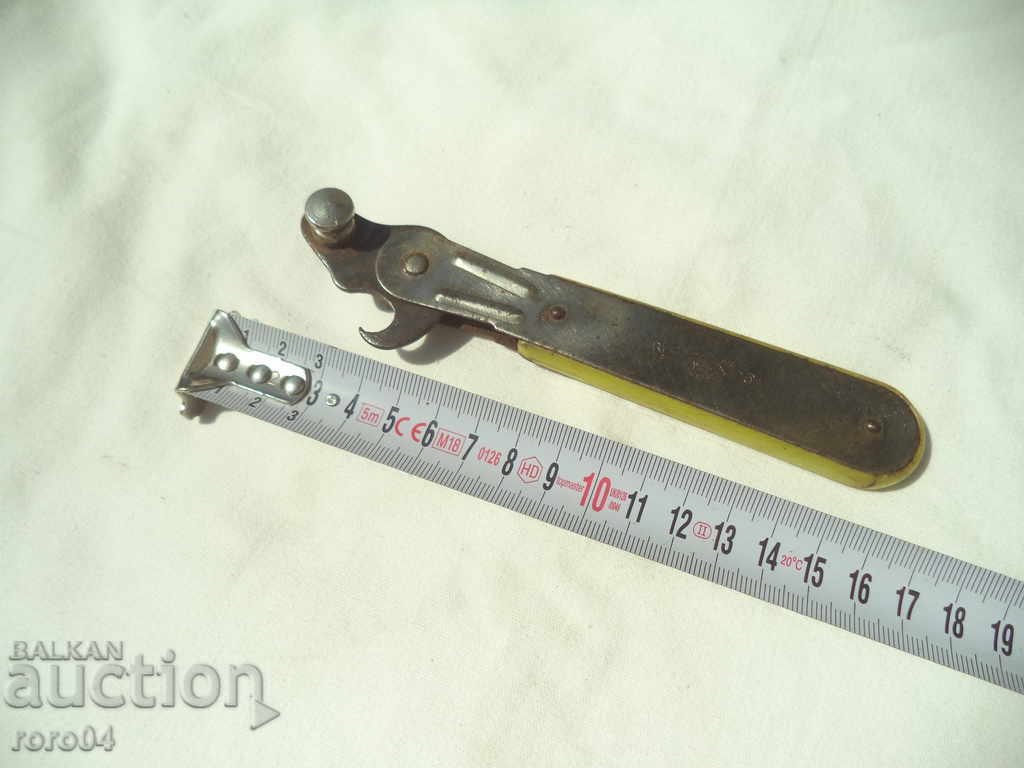 OLD CANNER OPENER - RECORD NR. 61 WEB - ACTING - 6 OLD CANNER OPENER - RECORD NR. 61 WEB - ACTING - 6