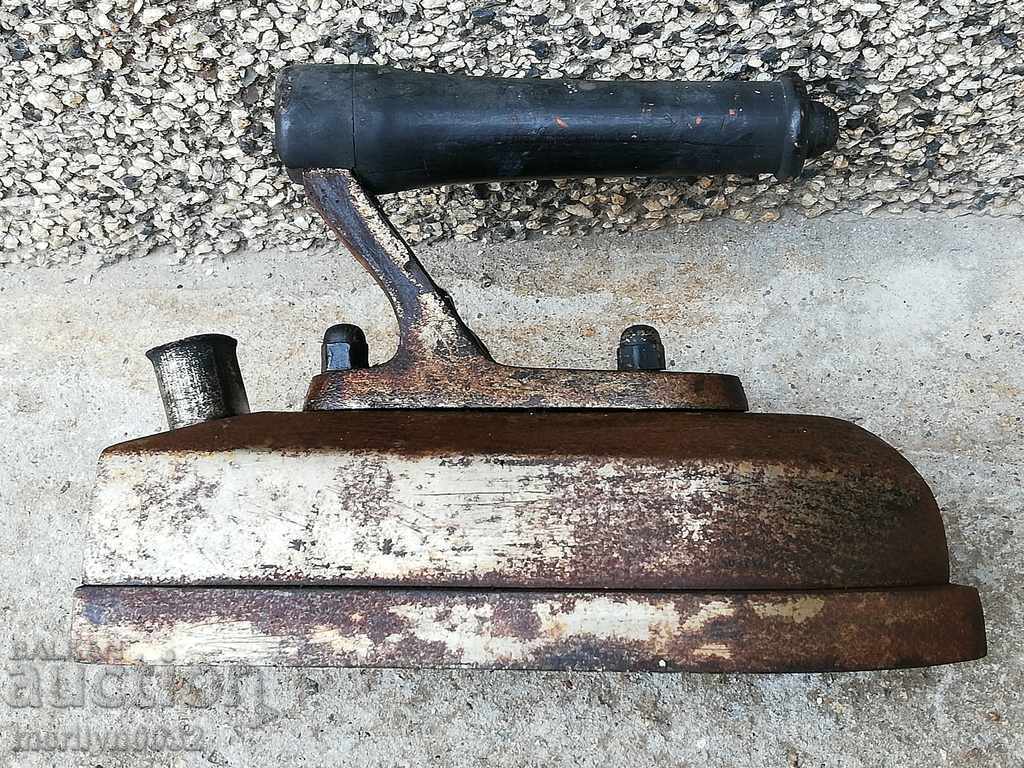 Old Bulgarian Electric Stalin Iron in the late 40's - 5 Old Bulgarian Electric Stalin Iron in the late 40's - 5