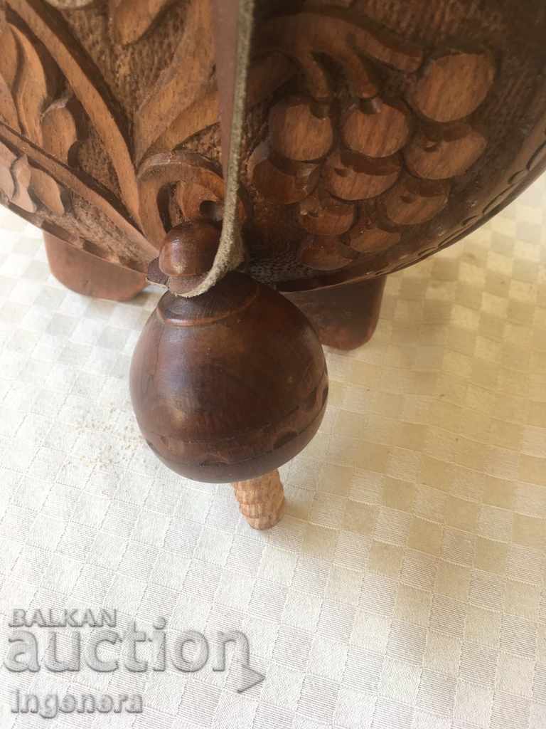 Delivery of WOOD CARVED BUCKET FUNCTIONAL Delivery of WOOD CARVED BUCKET FUNCTIONAL