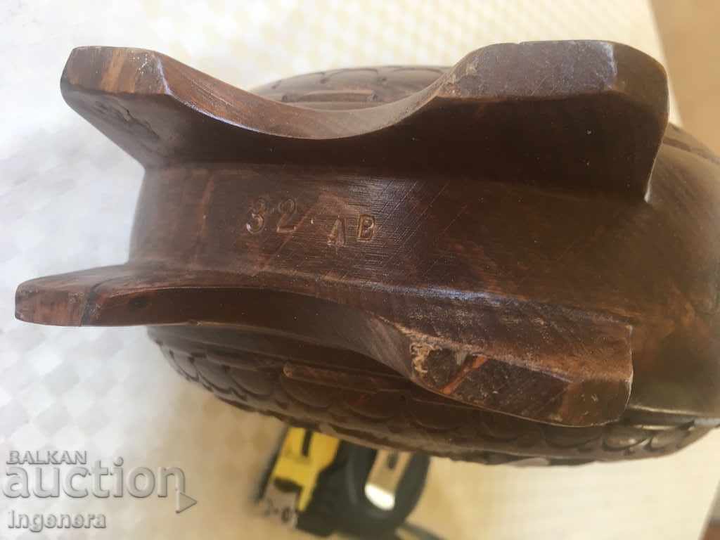 WOOD CARVED BUCKET FUNCTIONAL - 6 WOOD CARVED BUCKET FUNCTIONAL - 6