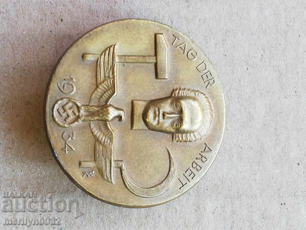 Delivery of Breastplate Third Reich Medal Badge Delivery of Breastplate Third Reich Medal Badge