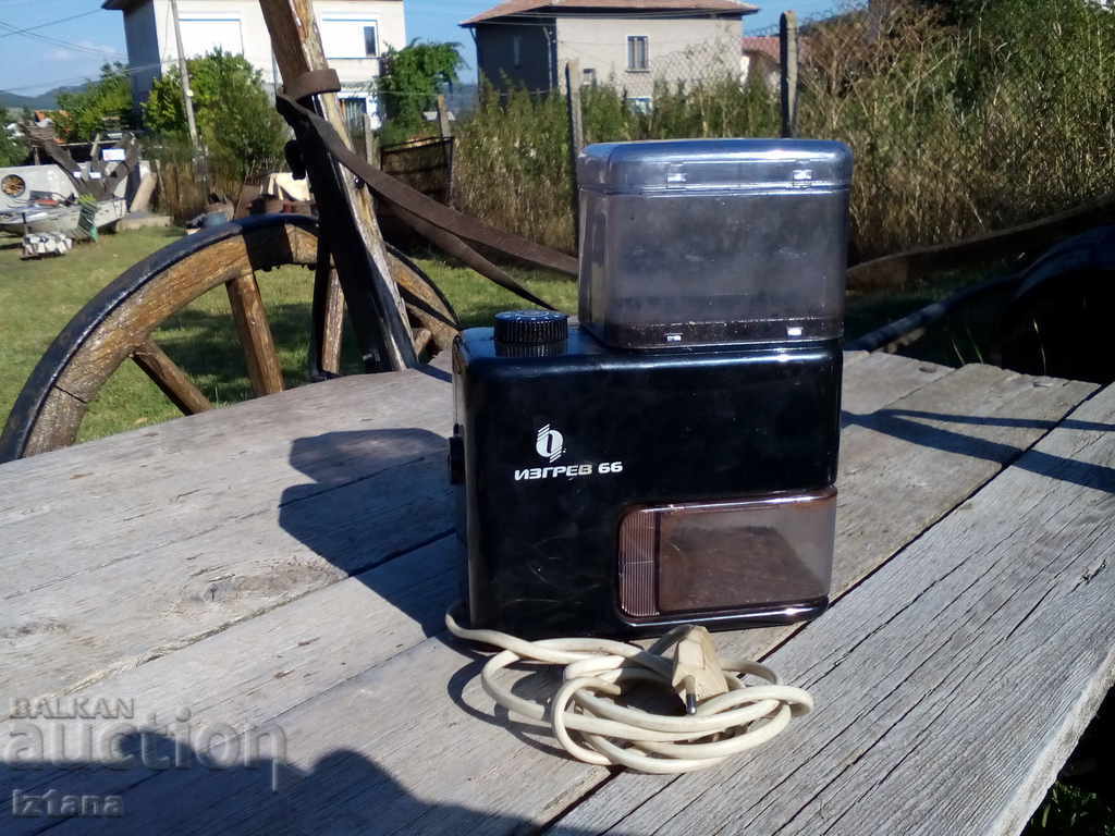 Auction Old electric coffee grinder Auction Old electric coffee grinder